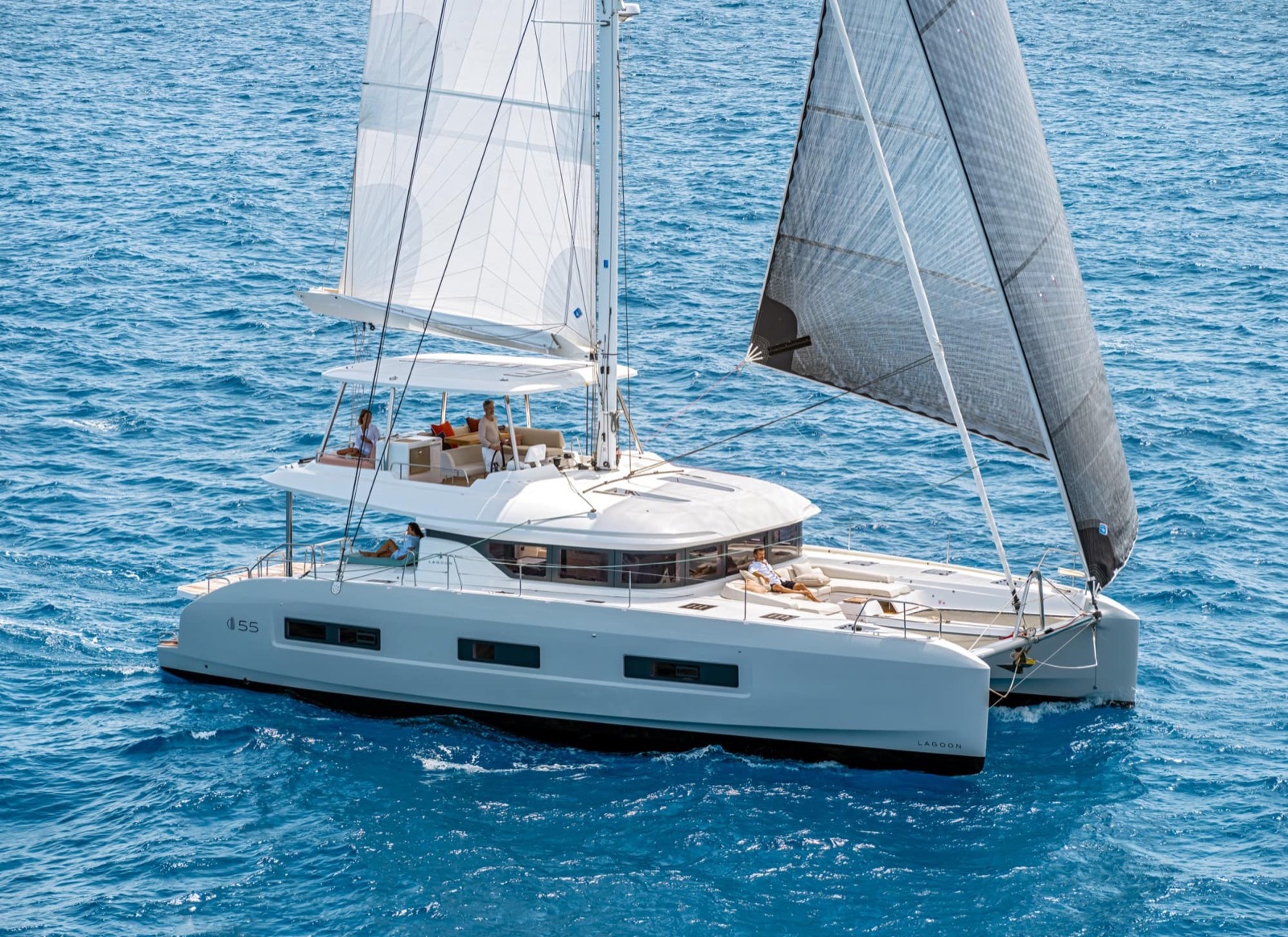 Lagoon 55 Millenium під вітрилами